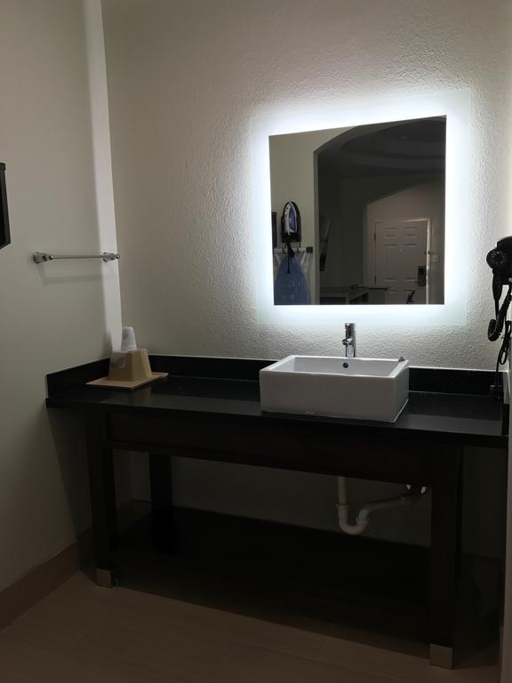 Americas Best Value Inn & Suites Spring / N. Houston מראה חיצוני תמונה